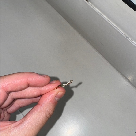 Mejuri Solo Diamond Ring (14k Yellow Gold) - Picture 8 of 8